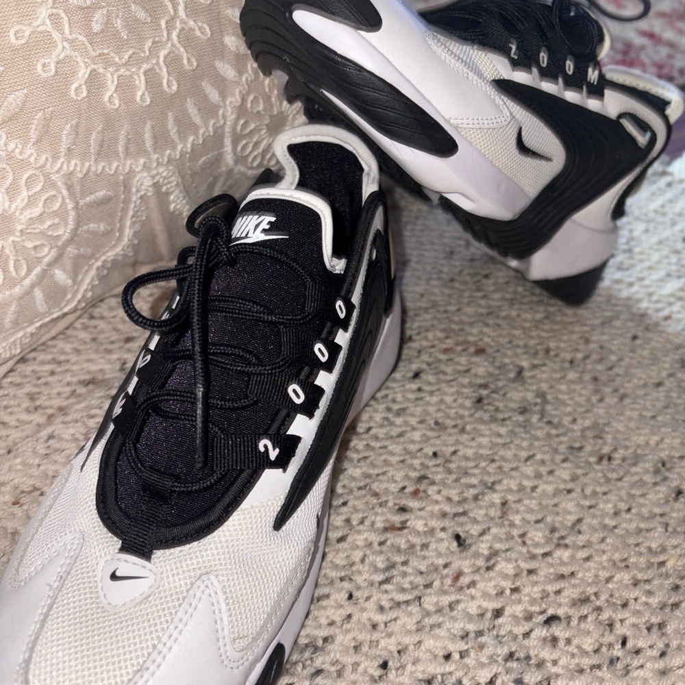 Nike Black and White Zoom Air Sneakers